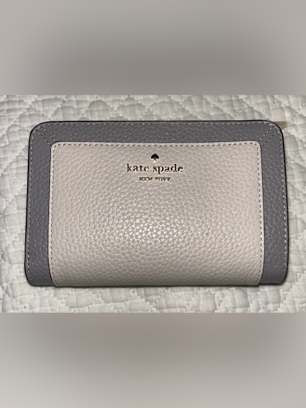 kate spade Gray and White Pebbled Leather Satchel with matching wallet - Picture 3 of 10